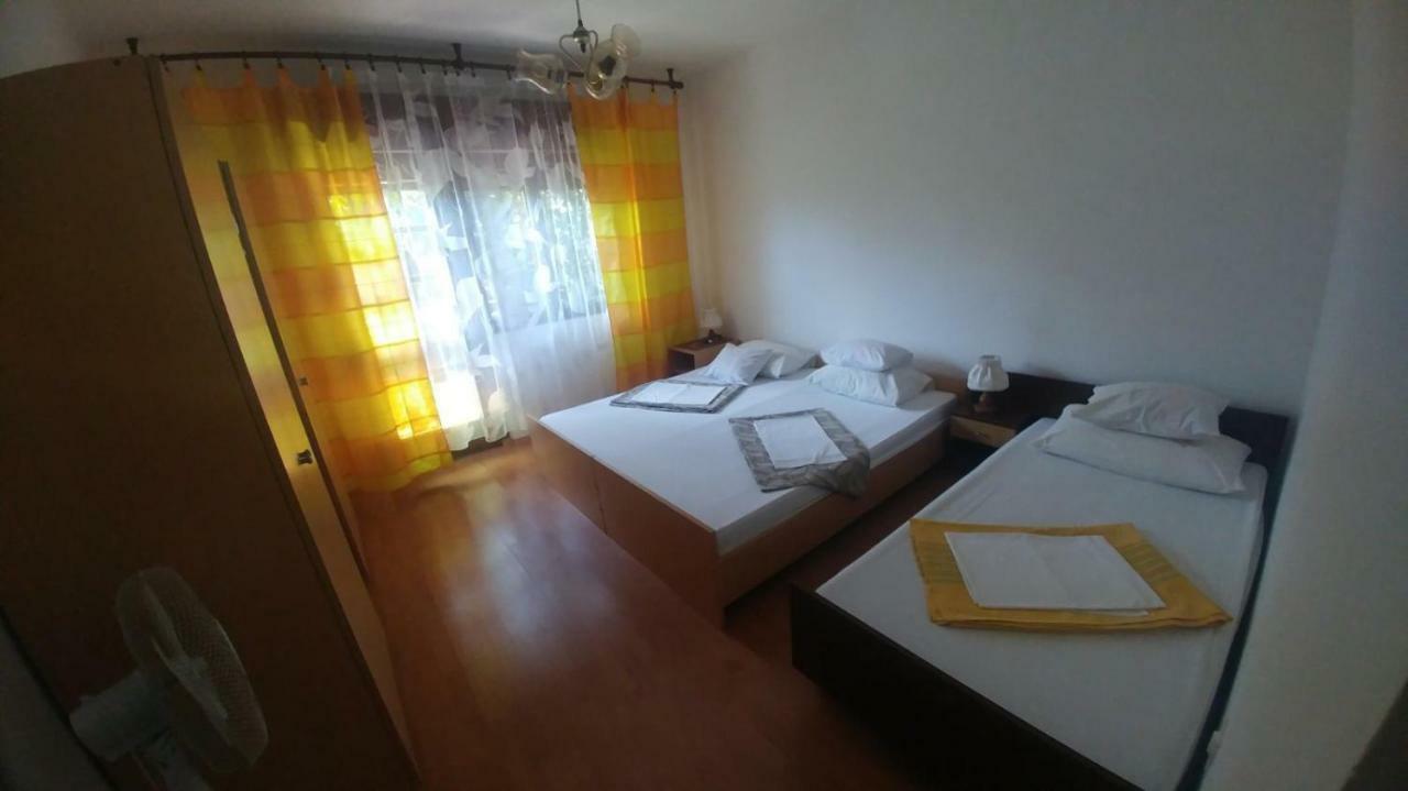 Family Apartment Near Beach Biograd Na Moru Ngoại thất bức ảnh